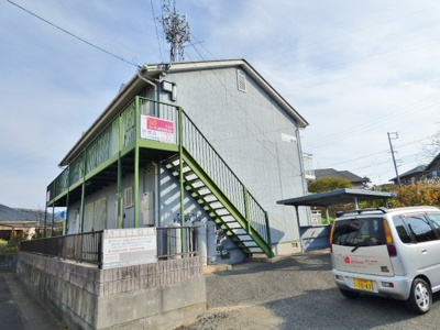 【外観】 | メゾン常盤 | １Ｆ２住戸の全部屋角部屋。雨戸付きなので雨風が強い日も安心。
