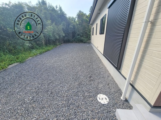 都城市乙房町（D号棟）の庭|お庭で自由な時間を過ごせます。