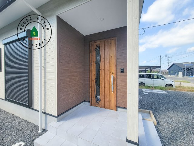 都城市乙房町（D号棟）の玄関|おでかけの時も帰った時も、「我が家」を最初に感じでもらえる素敵な空間に。