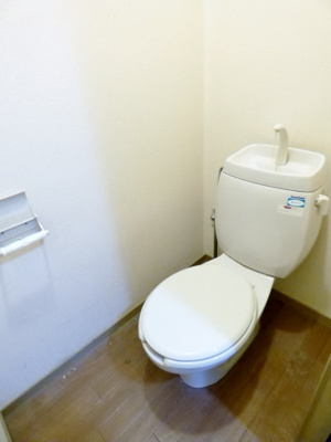 【トイレ】 | サンガーデンＫＯＢＡＹＡＳＨＩ　Ｃ棟 | 座って使いやすいU型便座のトイレです！　※掲載画像は同タイプの室内画像のためイメージとしてご参照くだ