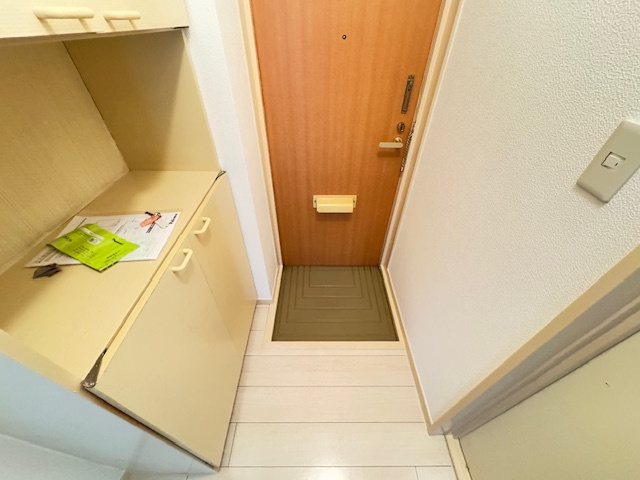 エステートピア桐の玄関