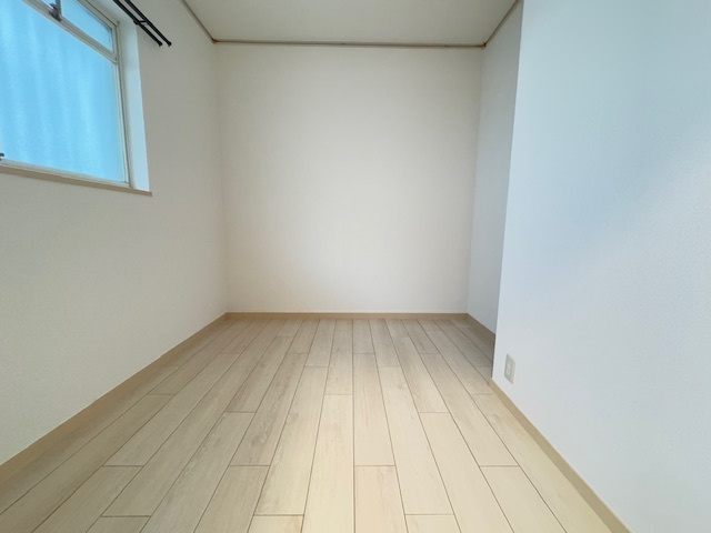 エステートピア桐の洋室