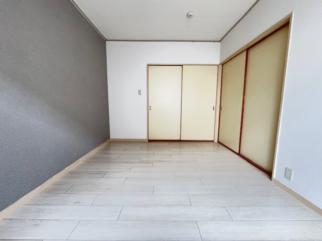 エステートピア桐の洋室