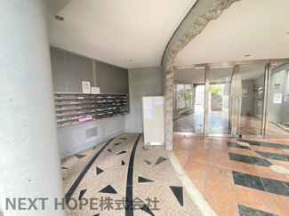 【エントランス】 | エントランスはオートロックです♪女性の方も安心してご入居していただけます！！