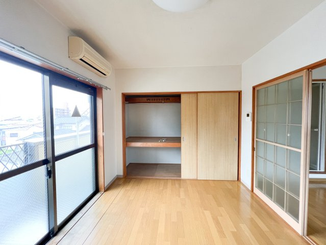 ハイツM2の洋室