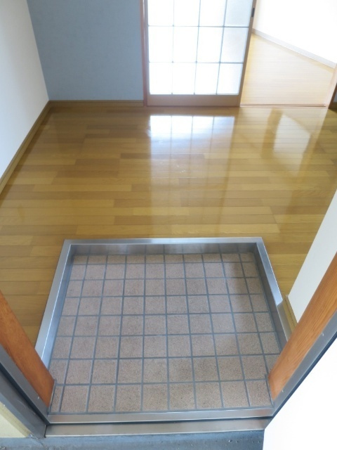 ハイツM2の玄関