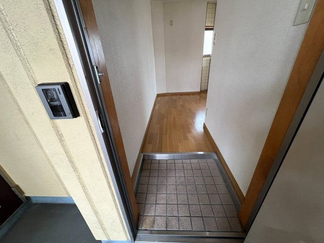 ハイツM2の玄関