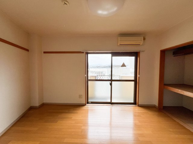 ハイツM2の洋室