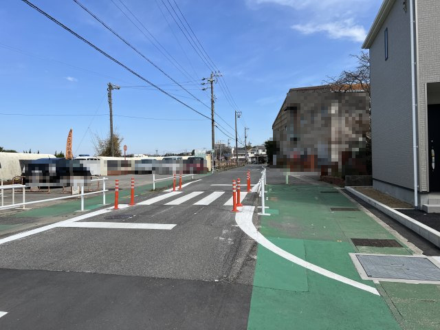 高浜市碧海町新築分譲住宅　3号棟　全14区画の前面道路含む現地写真