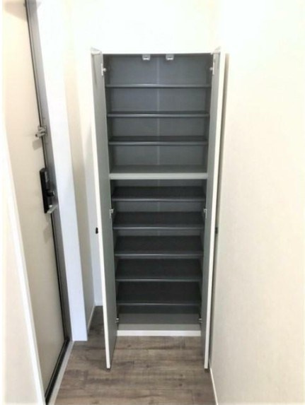 SAKURA Terrace Eの玄関