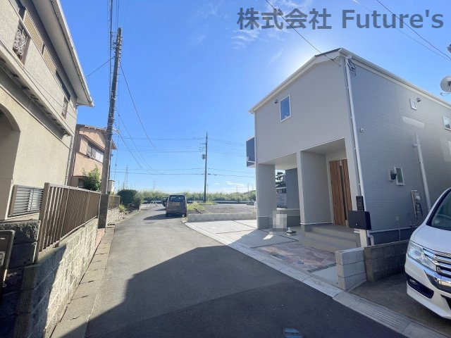 三郷市谷口　新築戸建　全1棟の前面道路含む現地写真|前面道路含む現地写真です。