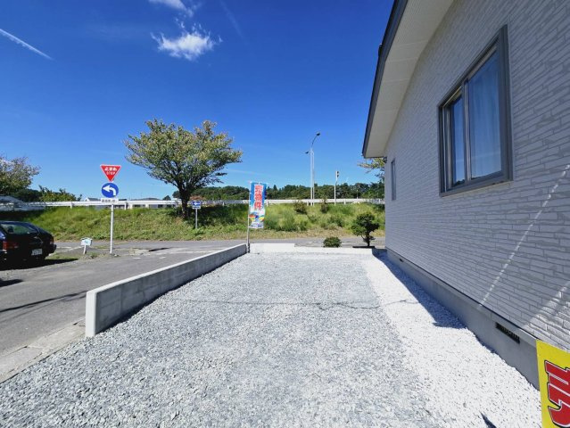 八戸市八太郎3丁目の駐車場