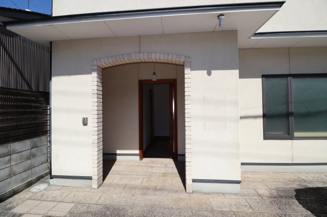 京町2丁目テナントのエントランス