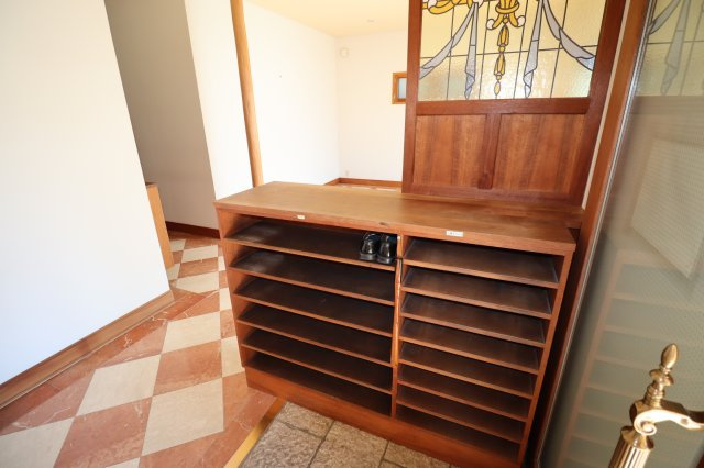 京町2丁目テナントの収納|玄関収納ございます。