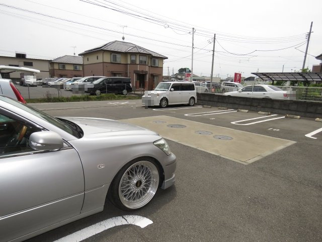 ルナピエナの駐車場