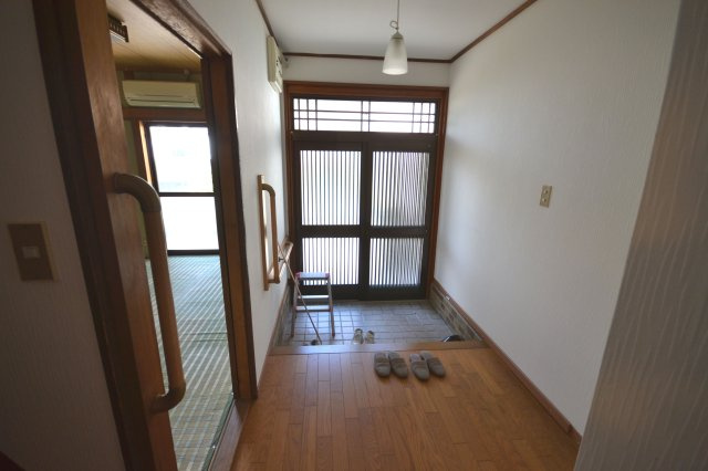 堺市中区辻之　戸建の玄関