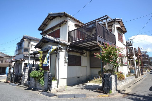 堺市中区辻之　戸建の駐車場