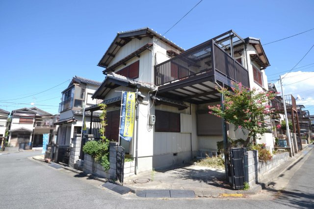 堺市中区辻之　戸建の外観|南西向きの角住戸です！