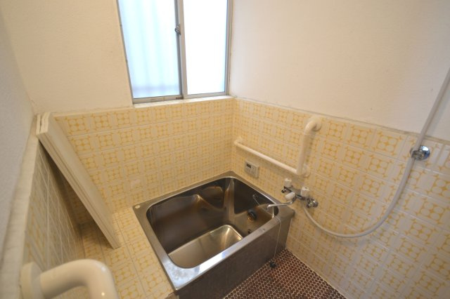 堺市中区辻之　戸建の浴室