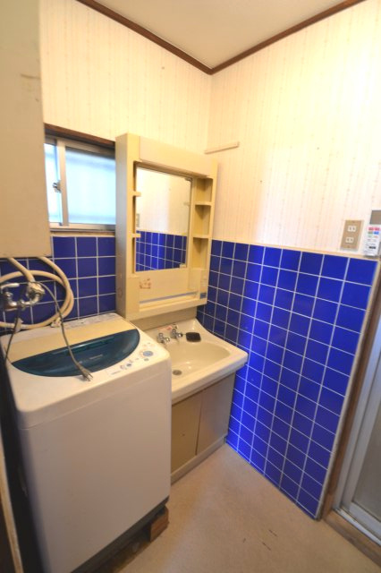 堺市中区辻之　戸建の洗面所