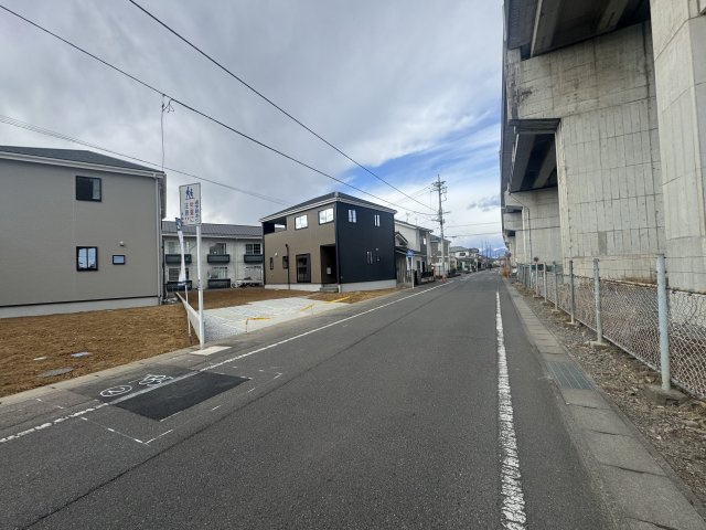 新築　高崎市上佐野町1期　1号棟の前面道路含む現地写真|北東側接道幅員約7.2ｍ