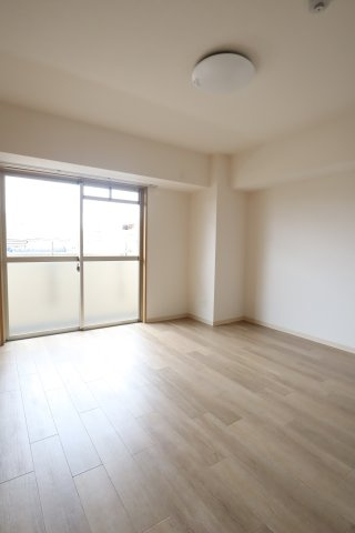 大阪市城東区野江３丁目の賃貸マンションの居間・リビング