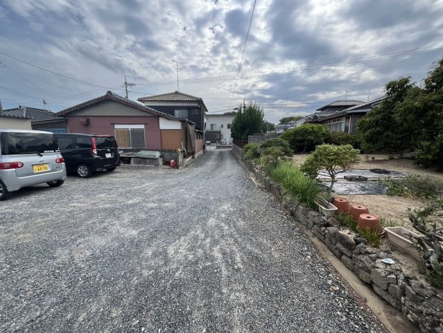 【前面道路含む現地写真】 | 進入路です。