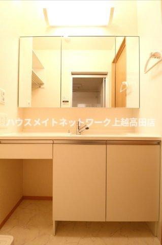 サンリジェールの独立洗面台|洗髪洗面化粧台