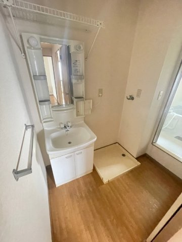 コンフォールチカミA棟の洗面所