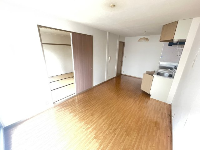 コンフォールチカミA棟の居間・リビング