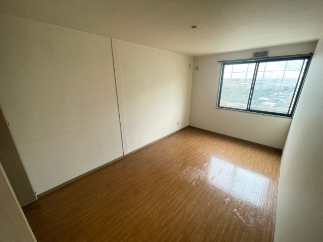 コンフォールチカミA棟の洋室