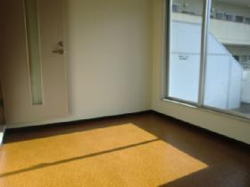 ラ・ペール一番館の居間・リビング