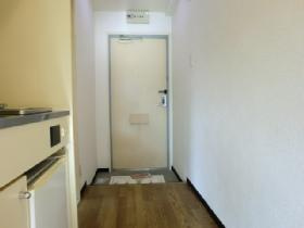 ラ・ペール一番館の玄関