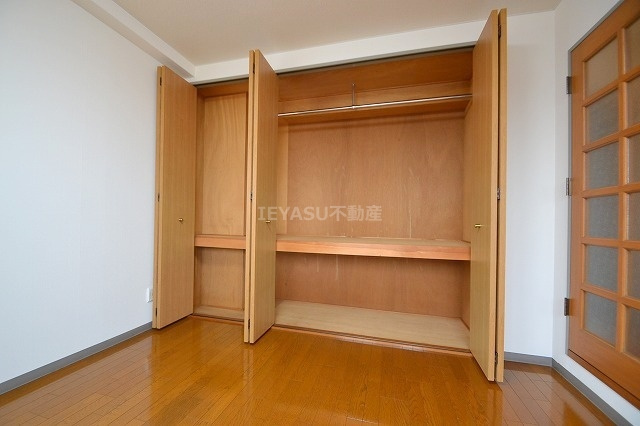 広島市中区江波南３丁目の賃貸マンションの収納