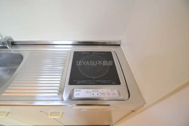 広島市中区江波南３丁目の賃貸マンションのキッチン