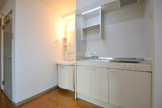 広島市中区江波南３丁目の賃貸マンションのキッチン