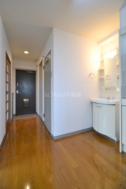 広島市中区江波南３丁目の賃貸マンションの居間・リビング