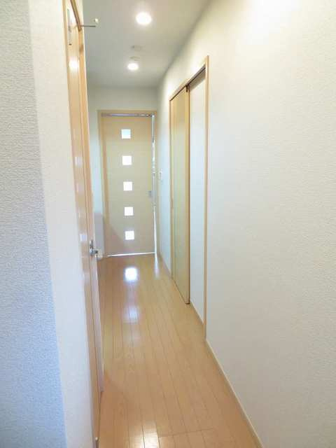 お部屋までの廊下です☆