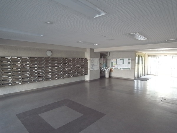仲介手数料無料　東陽町住宅　3階　リノベーション済　東陽町駅６分のエントランス