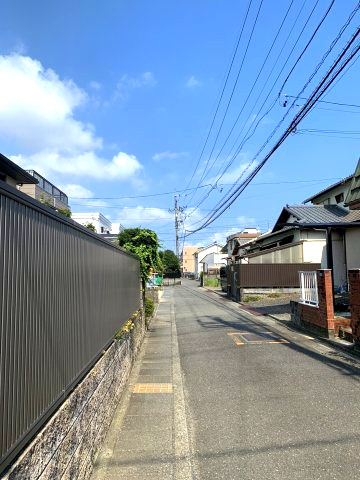 南瀬名町　売土地の前面道路含む現地写真