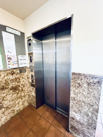 グローリオ木場公園のその他共用部分|エレベーターは1基