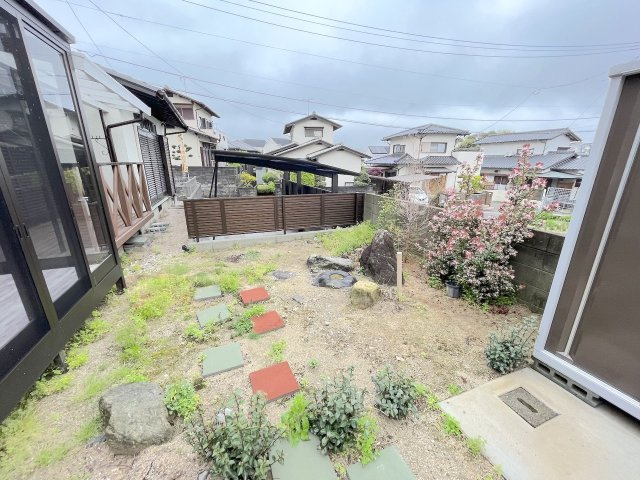【庭】 | 太宰府市高雄5丁目　戸建て | 南側の広いお庭。ガーデニングを楽しんだり、お子様の遊び場にしたり、家族に合わせて楽しめます