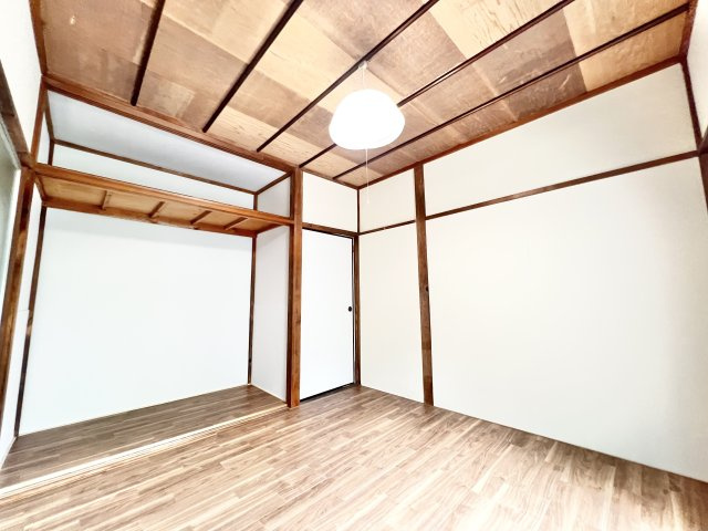 栗山戸建の寝室|使い勝手のいい寝室です