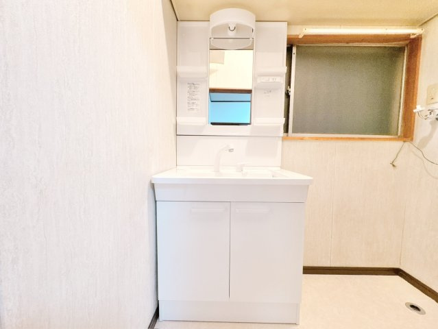 栗山戸建の洗面所