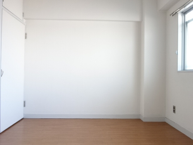 明伸ビルの寝室