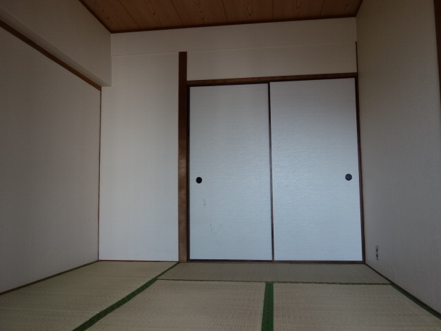 明伸ビルの子供部屋