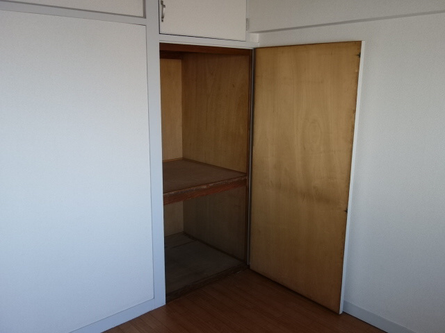 明伸ビルの収納