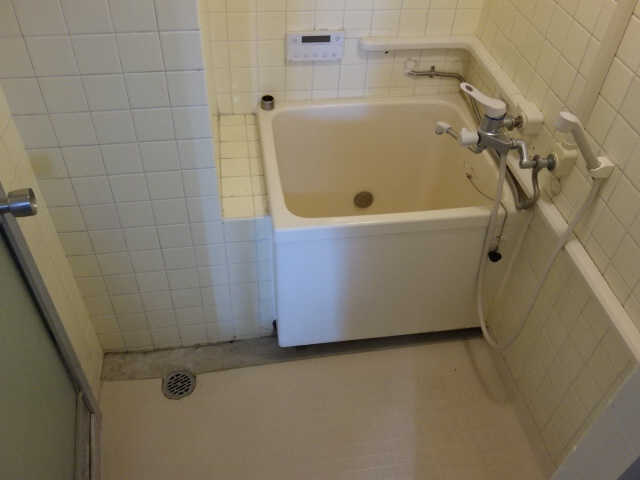 明伸ビルの浴室