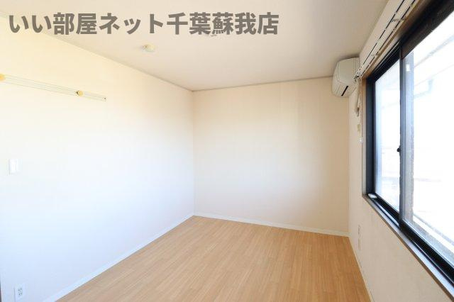 フローラフォンテＢの洋室|個人の部屋や寝室として使える洋室です