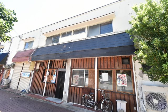 甲子園網引町貸店舗の外観